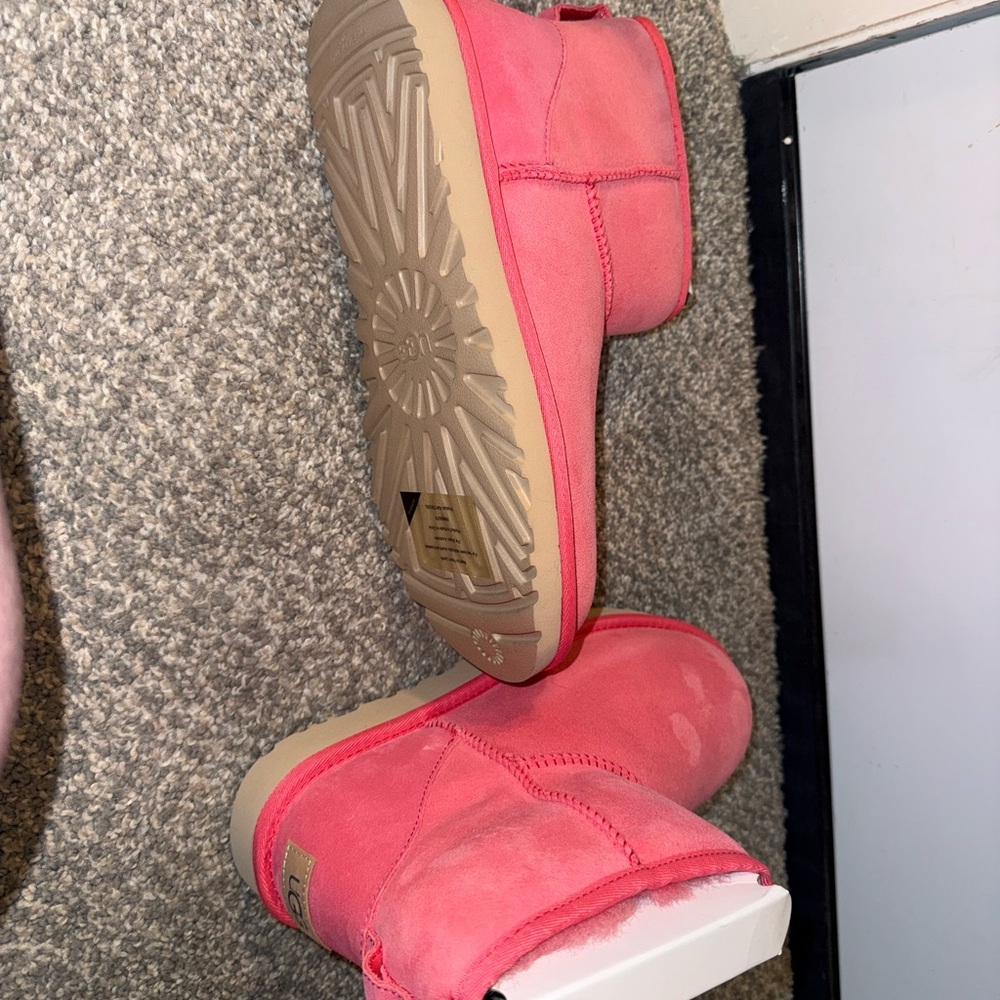 UGG Classic Mini II Boot Hibiscus Pink - Picture 6 of 9